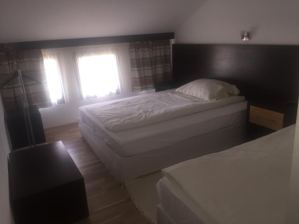 Hôtel Magyar Golf Club à Kisoroszi Extérieur photo